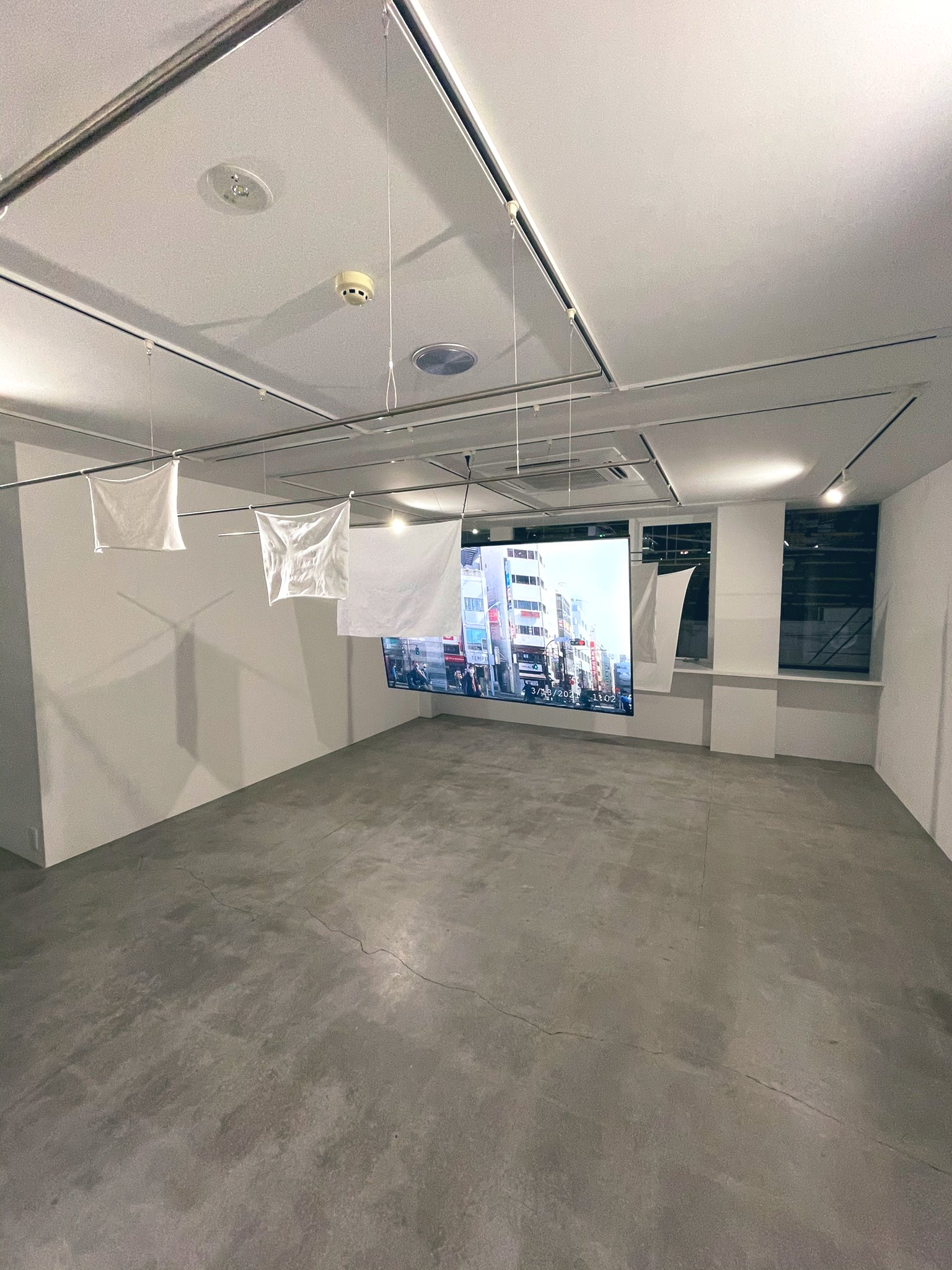 تويتر Ikuo Gonoi على تويتر トモトシさんの個展 ミッシング サン 芸術競技21 Toh 代々木駅前 ギリギリ滑り込んだ 体を張って都市と格闘しててとてもよかった 公共性を問い直していて好感 T Co Ltximnrxsx