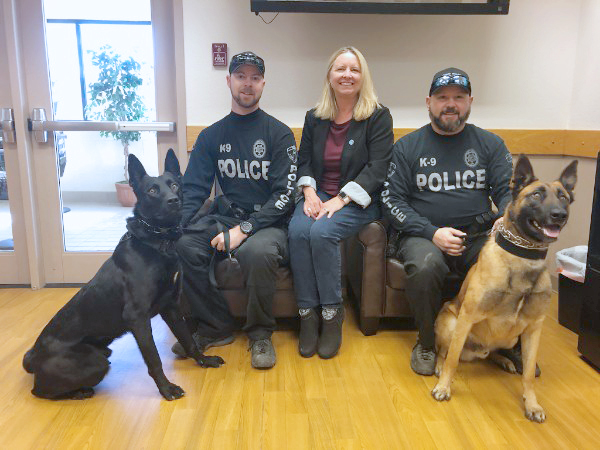 cvaztown's tweet photo. #TownManager Cindy Blackmore gets to know 2 of our #FurryFriends and their #K9Crew Ofc's Dave McNally &amp; Steven Sellers along w/Lisko &amp; Sirius. "The Town of Chino Valley is safer with these officers working! Join me in thanking them for their service." @CVPDAZ #Police #BackTheBlue https://t.co/RMtIcTqRq7