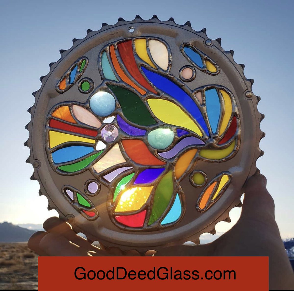 It’s FRIENDS’ FRIDAY. This week, my friend Abigail. Beautiful stained glass pieces w/ a % of all sales going to nonprofits. So, she’s talented and generous of spirit. See how she can help you enhance the sun’s rays in new and unique ways. gooddeedglass.com #stainedglass