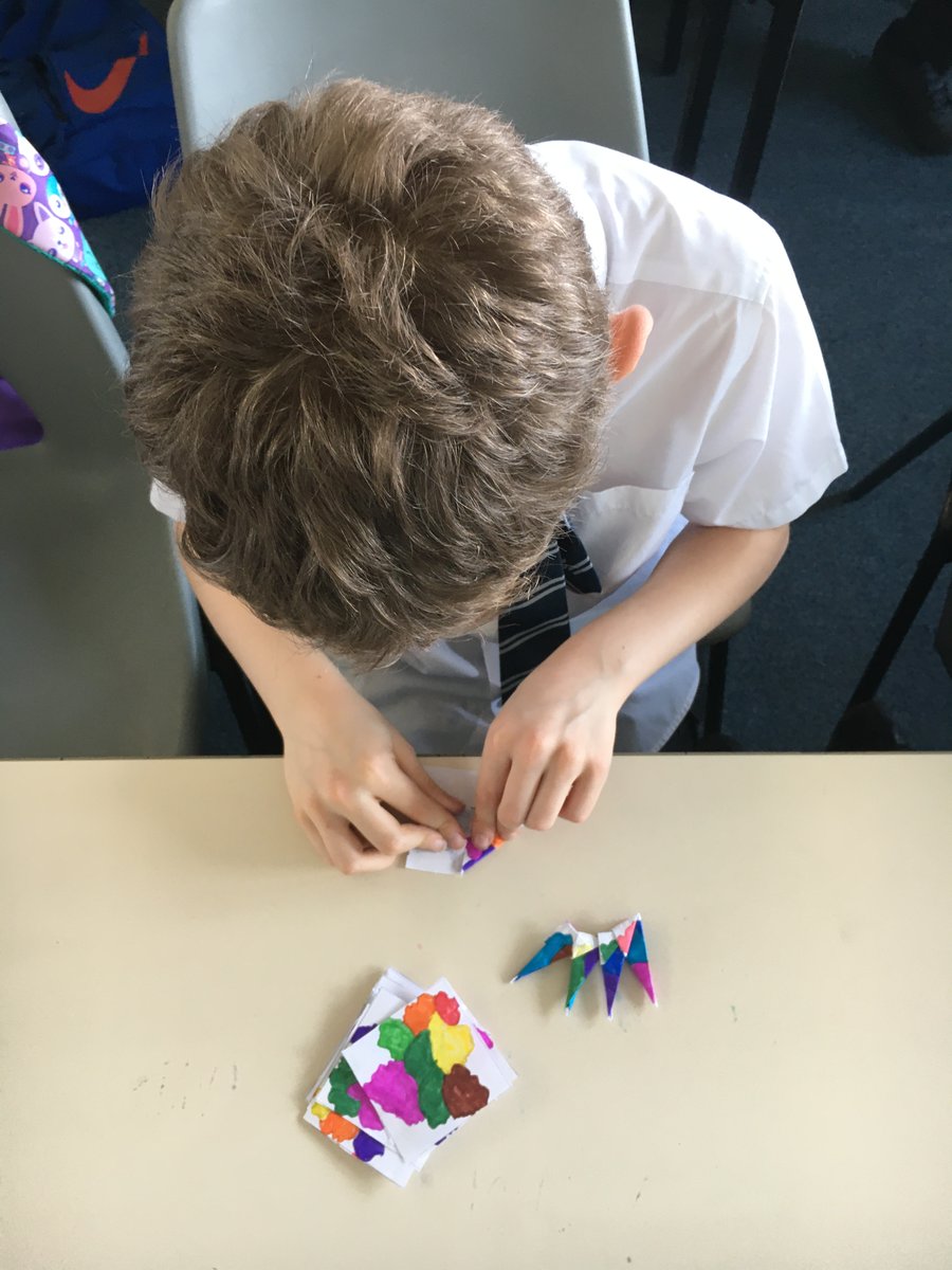 Mearns_Primary's tweet image. P5.18 produced some beautiful origami viruses and syringes today to mark the end of our STEM fortnight. They loved the idea of origami as engineering with paper. Thank you so much @DrLizzieBurns and @RCPath for the fantastic resources and for answering their questions #mpsstem