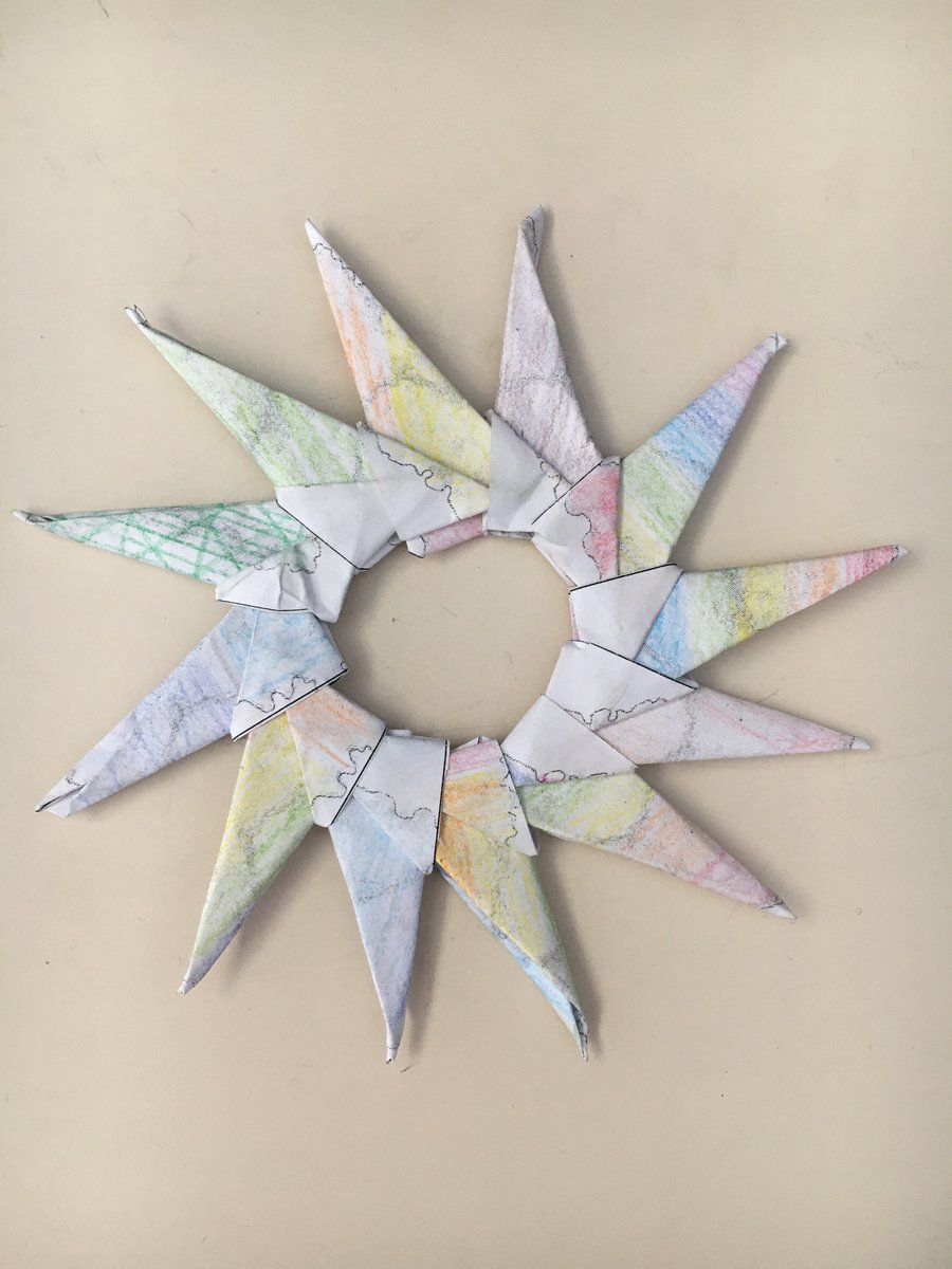 Mearns_Primary's tweet image. P5.18 produced some beautiful origami viruses and syringes today to mark the end of our STEM fortnight. They loved the idea of origami as engineering with paper. Thank you so much @DrLizzieBurns and @RCPath for the fantastic resources and for answering their questions #mpsstem
