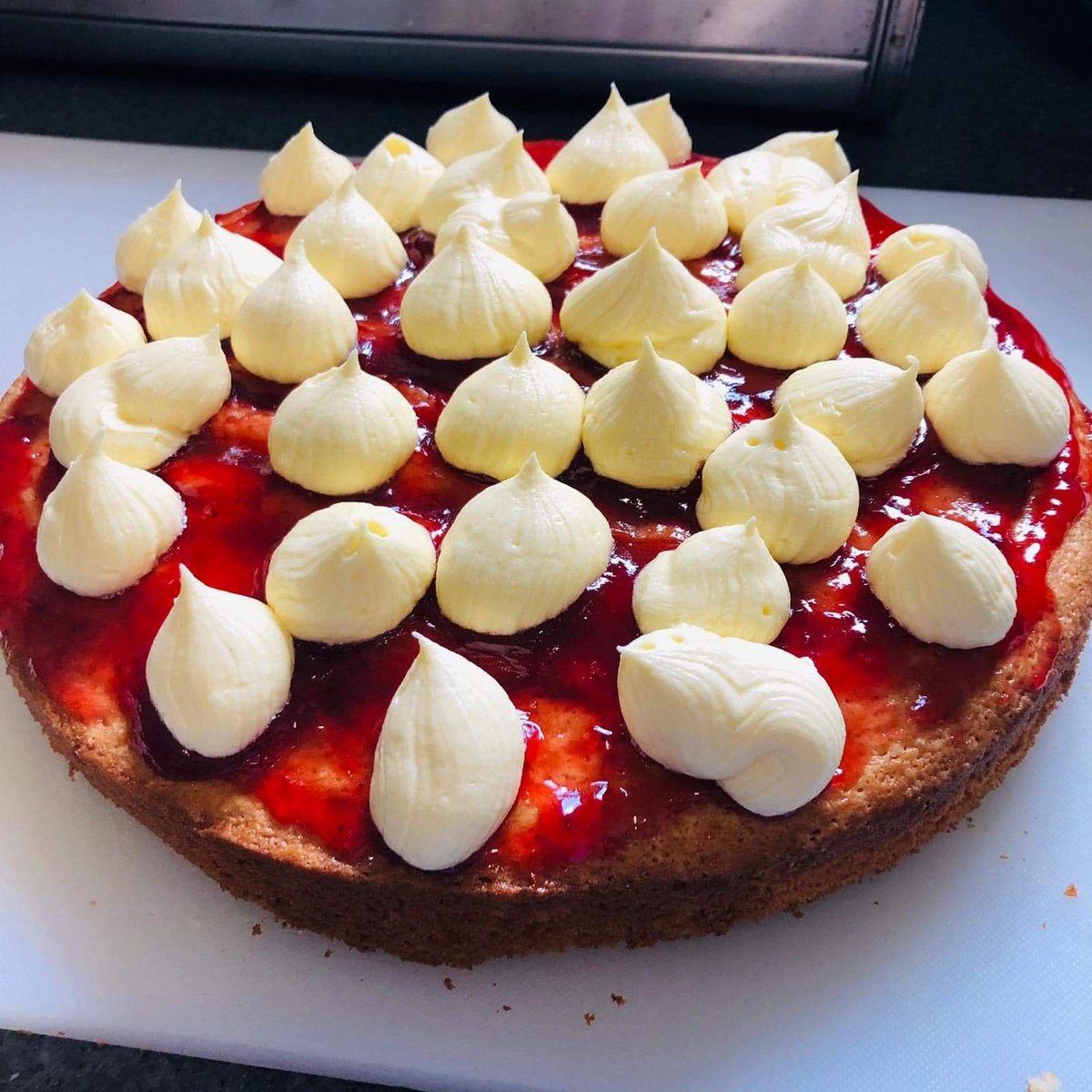 More fabulous treats whipped up in today's Bramley baking group!! Well done lads 👨‍🍳 #delicious #baking #mentalhealth #rehabilitation <a href="/GMMH_NHS/">Greater Manchester Mental Health</a> <a href="/NHSuk/">NHS</a>