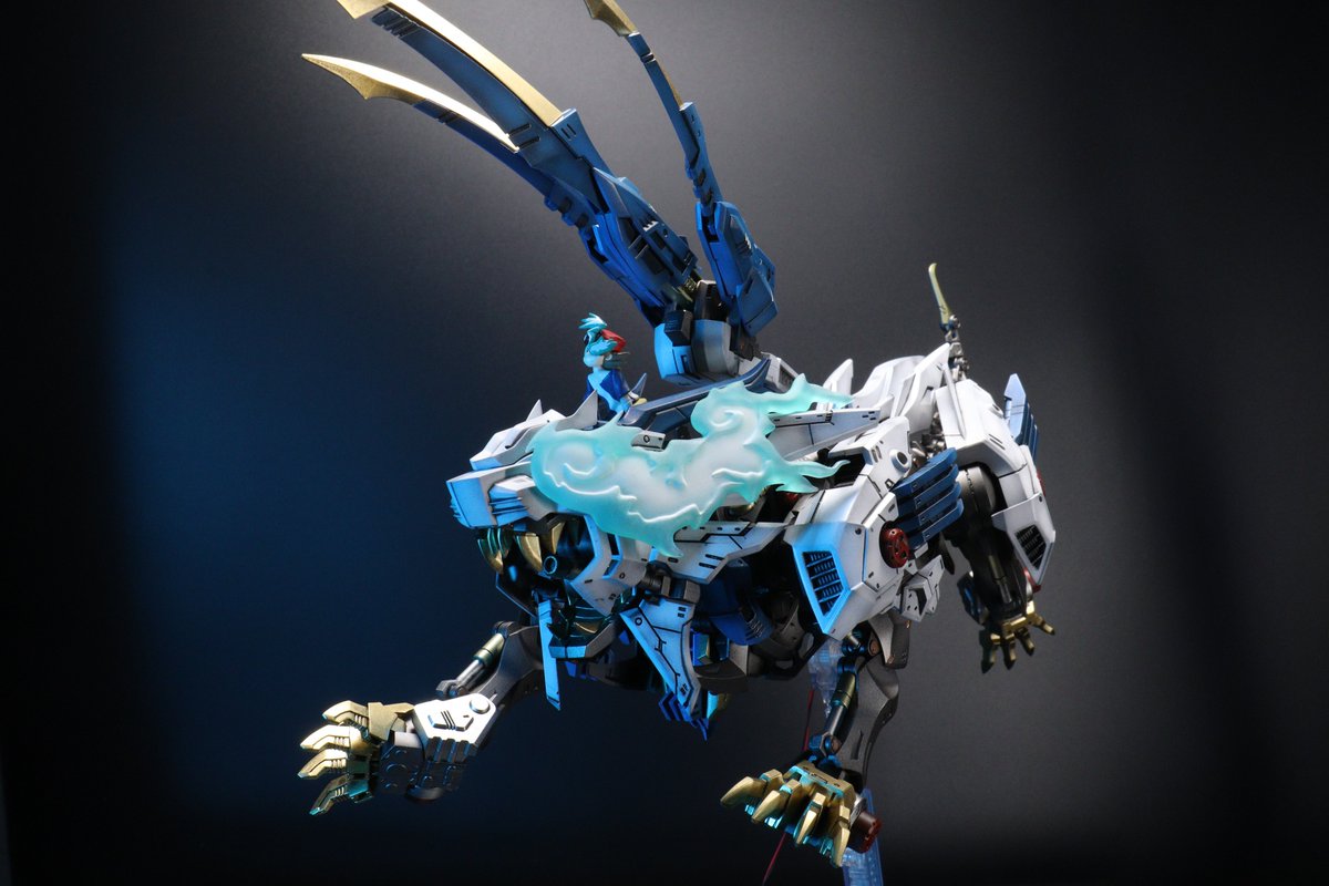 Otaku_Builder's tweet photo. ZOIDS 1/35 HMM Wild Liger ! Big thank you to @evan_designs_leds for supplying me there awesome leds light🦊💙 #kotobukiya #zoids #custompaint #ligerzero #wildliger https://t.co/5t5mYMyoGG