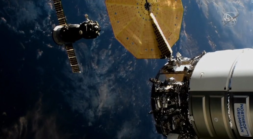 Metro_Spaceport's tweet image. I feel like I post a lot of &quot;this view is amazing&quot; items...but THIS VIEW IS AMAZING!  Rare shot of the Soyuz in the background of the @northropgrumman Cygnus during today&apos;s Soyuz port relocation on @Space_Station.  #SpaceIsFun