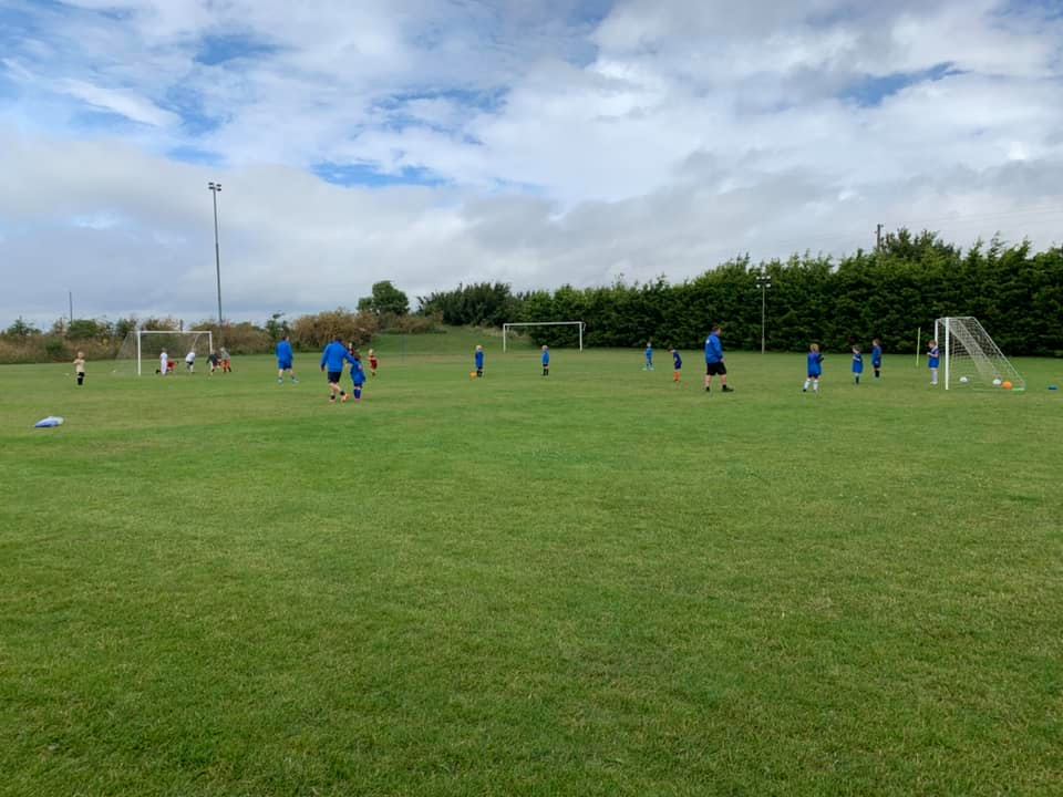 CartertonFC2018's tweet photo. Mini Soccer for Reception &amp; School Year 1 starts again on 4th April at Carterton FC - Kilkenny Lane!!

Check the website News for more info!

https://t.co/4WQLrGE1Jj https://t.co/NQAz0EpECF