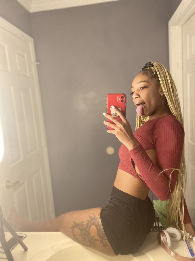 Mr & Mrs Freaky AF 69K on X: Everyone go follow @Bre2icy 💦💦💦  t.cowjUxkQI0zw  X