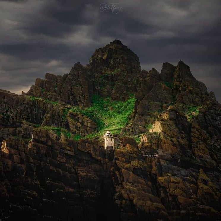 Photo of the week- Incredible shot of the Skellig Lighthouse taken by @orlaghdhz 

#skelligmichael #lighthouse #photographylovers #wildatlanticway #ig_ireland_ #photodaily #naturelovers #islandvibes #staycation2021 #wanderlust #irishbloggers #earthpics #favouriteplaces