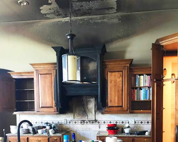 Most of us are so at home in our kitchens, we hardly take any notice of any potential risk or problems. Besides burning dinner or having the potatoes boil over, we assume we are fine. But fires happen in kitchens all the time: servprokansascitymidtownks.com/blog/post/2807…