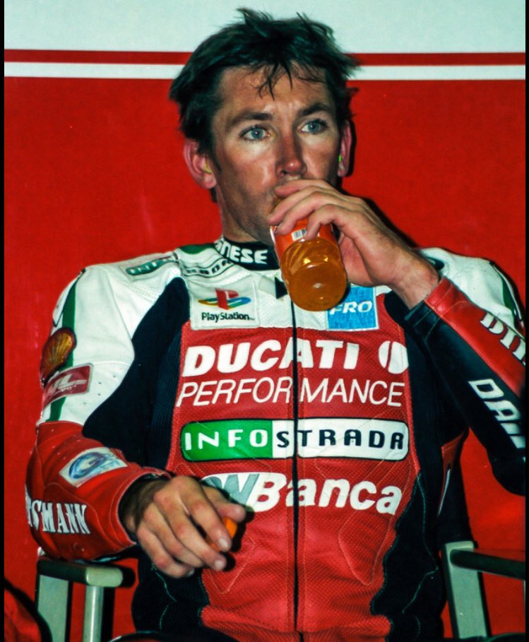 AntonioRamosGP's tweet photo. Troy Bayliss 🇦🇺, #21 Ducati Corse 996, WSBK Assen 2000.
#Legend @TroyBaylisstic @ducaticorse https://t.co/yHlqnsijN0