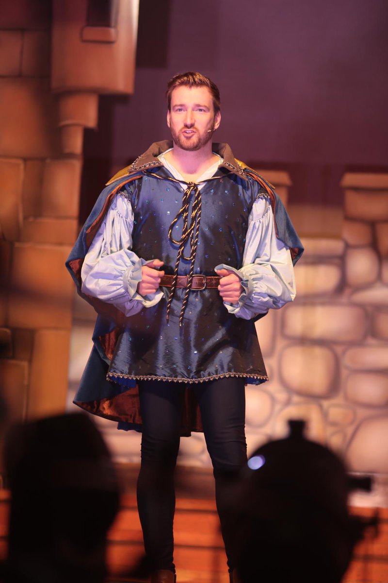 First photos from our Snow White <a href="/easterpantotour/">Easter Panto Tour</a> filming day have emerged. Tickets starting to sell fast. Book yours now:
Streaming 26th March - 11th April 2021
antonbensonproductions.com/snow-white