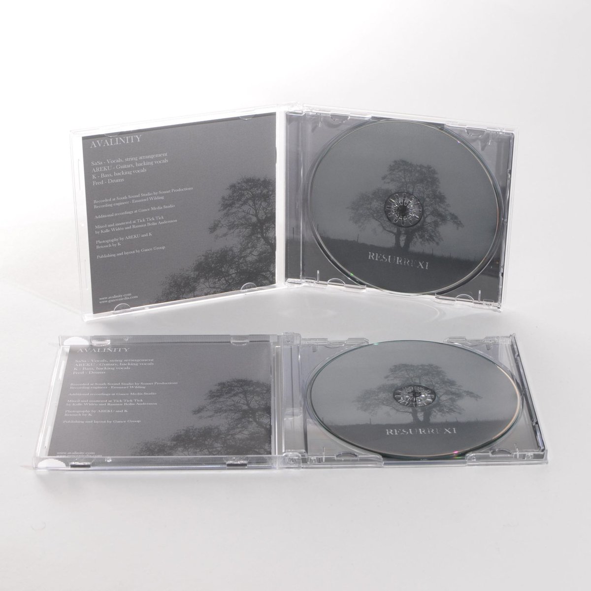 Avalinity's tweet photo. Avalinity Limited shop!

「RESURREXI」physical album 100:- SEK! 
▪️The first 4 copies will include one limited edition member polaroid! ▪️All copies will include a handwritten card!

Avalinity「Liɘeye」T-shirt 250:- SEK!

For ordering go to: 
https://t.co/Q9062X0Lnb https://t.co/YHmboq1gCL