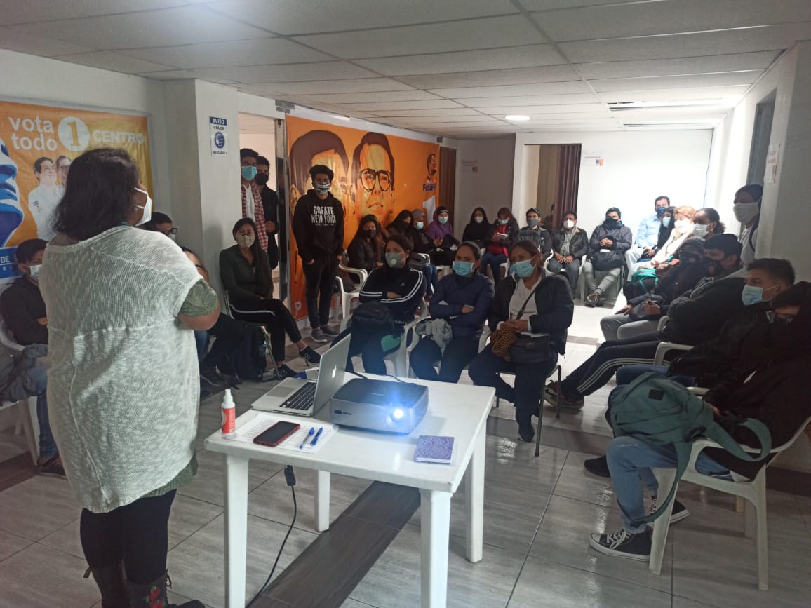 ChillogalloR's tweet photo. Empieza la batalla por la esperanza y la vida, iniciamos con los talleres dirigido a líderes barriales del distrito Sur - Centro de Quito, socializando el programa del #BinomioDeLaEsperanza.
@ecuarauz @rabascallcarlos @MashiRafael @killakillita @UNESECUADOR https://t.co/3ldI5wYL8A