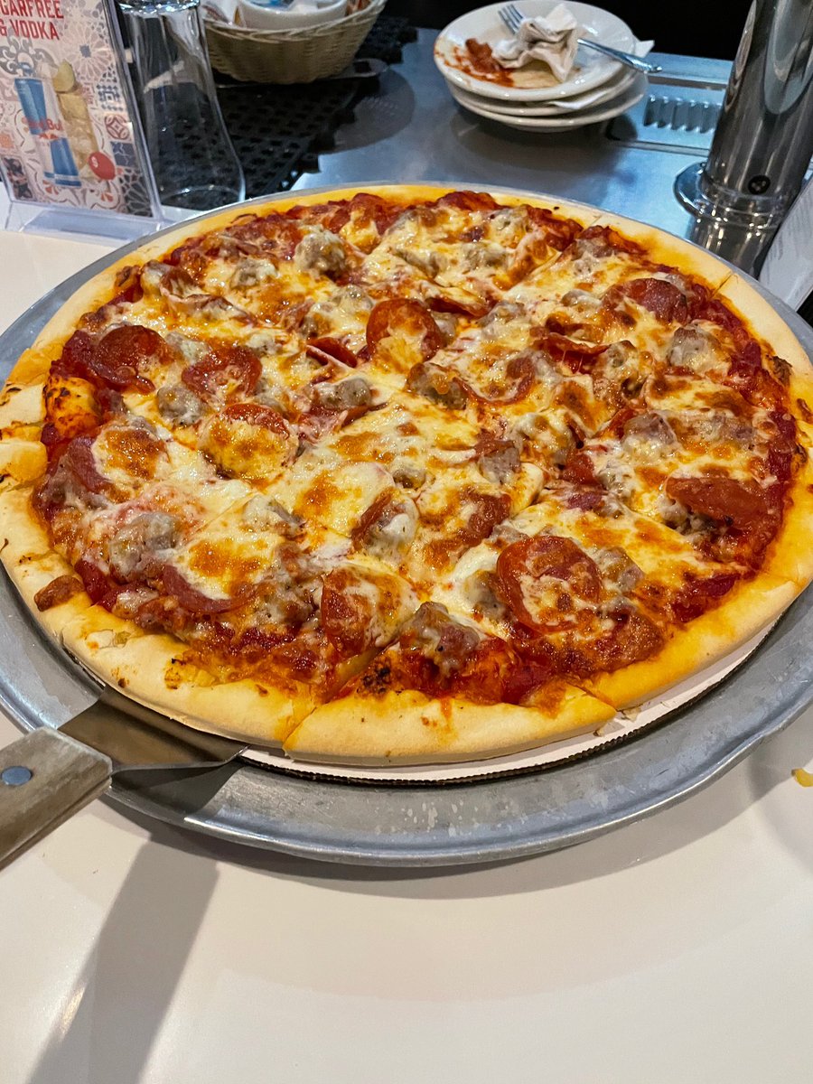 Come join us all weekend for pizza, beer and #MarchMadness  We’re open for pick up or delivery at 312 464 1872 and on our website.

Or come dine in!! TVs will have all the games from first tip off to final whistle all weekend!! We hope to see you soon!