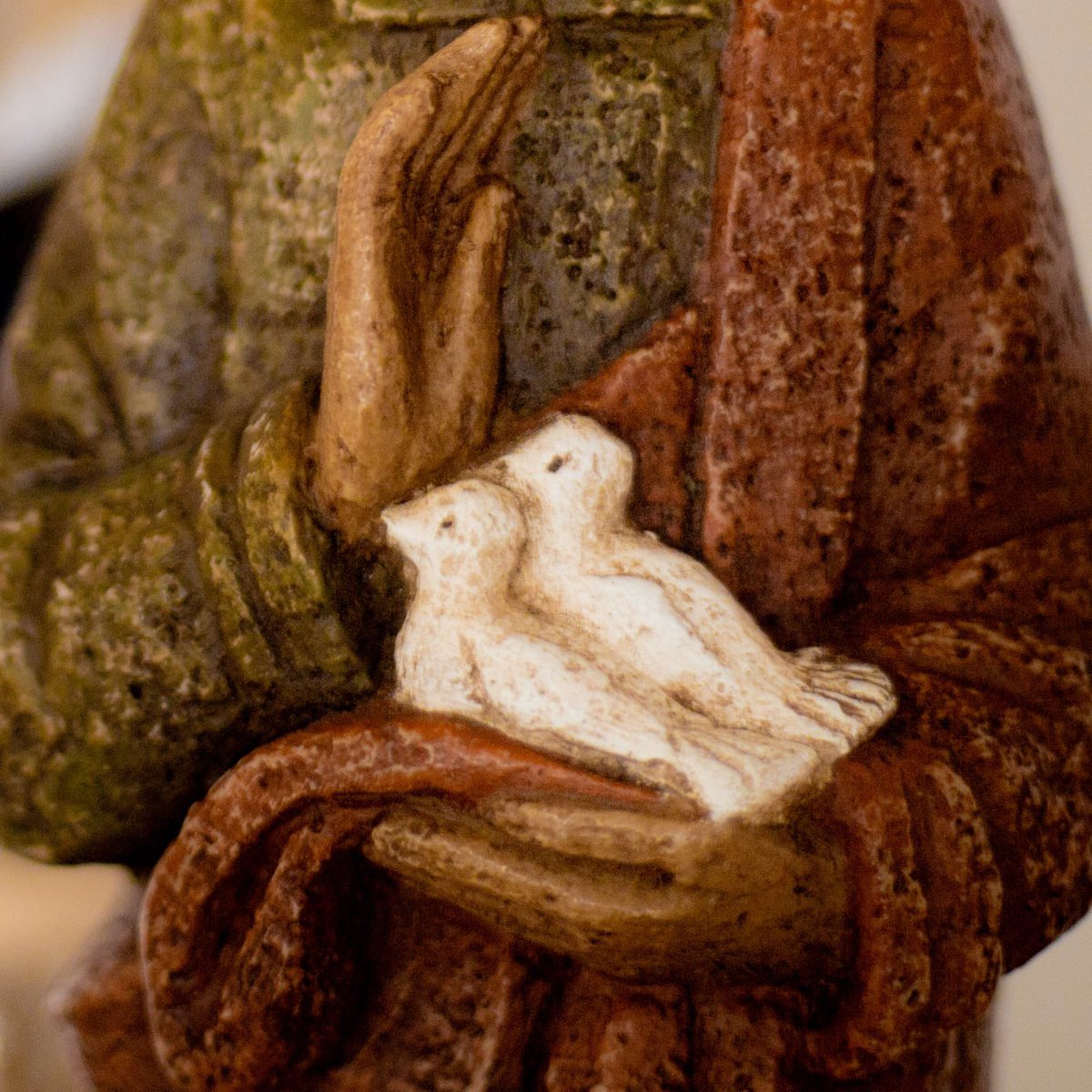 AMonastique's tweet photo. En ce 19 mars, nous fêtons la Saint Joseph ! 🌿

Pour enrichir votre coin prière ou décorer votre maison, voici une magnifique statue de Saint Joseph en dolomie, fabriquée à la main par les petites sœurs du monastère de Bethléem de Mougères (34). https://t.co/3YrGEeGqgQ