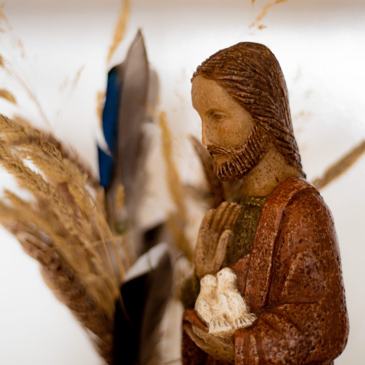 AMonastique's tweet photo. En ce 19 mars, nous fêtons la Saint Joseph ! 🌿

Pour enrichir votre coin prière ou décorer votre maison, voici une magnifique statue de Saint Joseph en dolomie, fabriquée à la main par les petites sœurs du monastère de Bethléem de Mougères (34). https://t.co/3YrGEeGqgQ