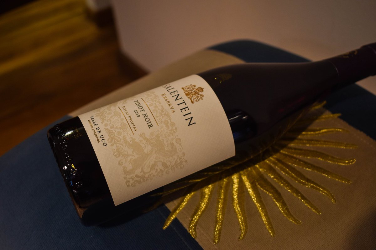 gastonpaviolo's tweet photo. Bodega Salentein #Pinotnoir 2018
#wineofargentina #winedesingn #winetourist #varietales #terrior #enología #enogram
#winenation #winetips #wineyards #wineandart #winefluencer #wineandfoodlovers
#caminosdelvino #bodegasargentinas #gastonpaviolo
#cordoba #argentina https://t.co/pWCj00fvvq