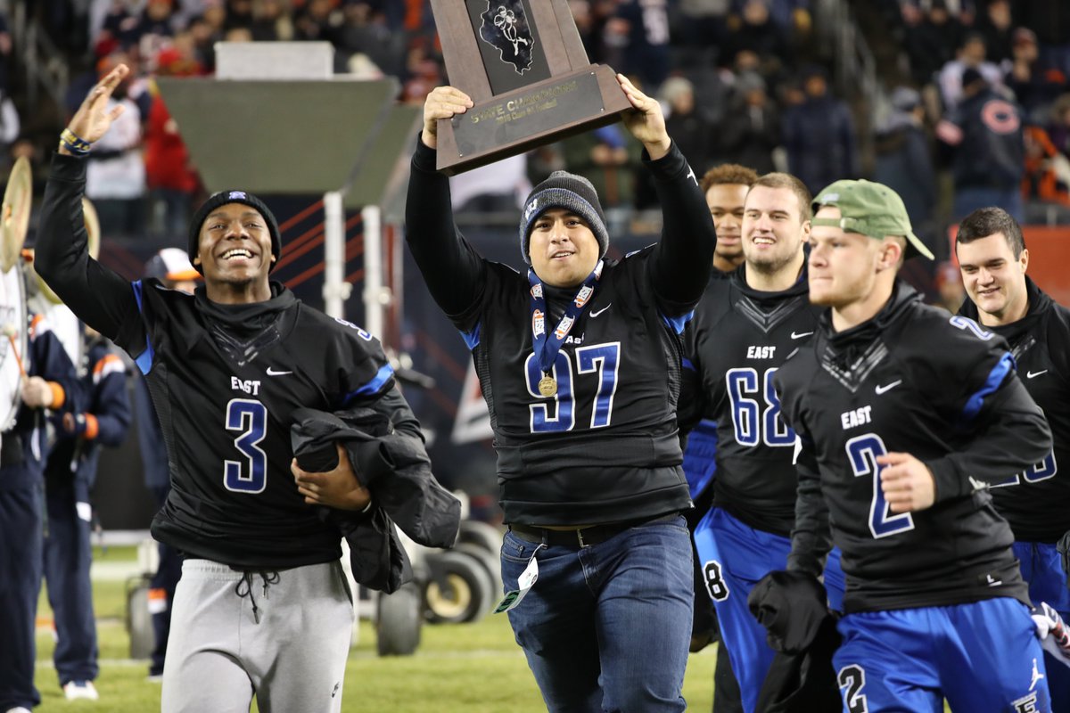BearsOutreach's tweet photo. 🏈🏆 https://t.co/a5Lbjp6e2J