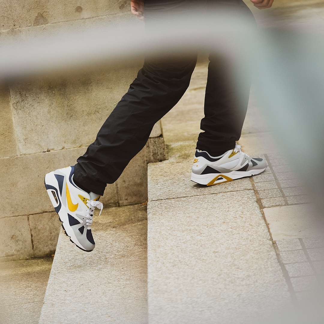 Footpatrol_ldn's tweet photo. Nike Air Structure . Released in 1991, the Nike Air Structure was designed to tackle pronation on athletes when running and thus added more stability. After a 10+ year hiatus, the Nike runner is back. Launching on Saturday 20th March, priced at £115. #Nike #AirStructure https://t.co/9TyjoHt4I9
