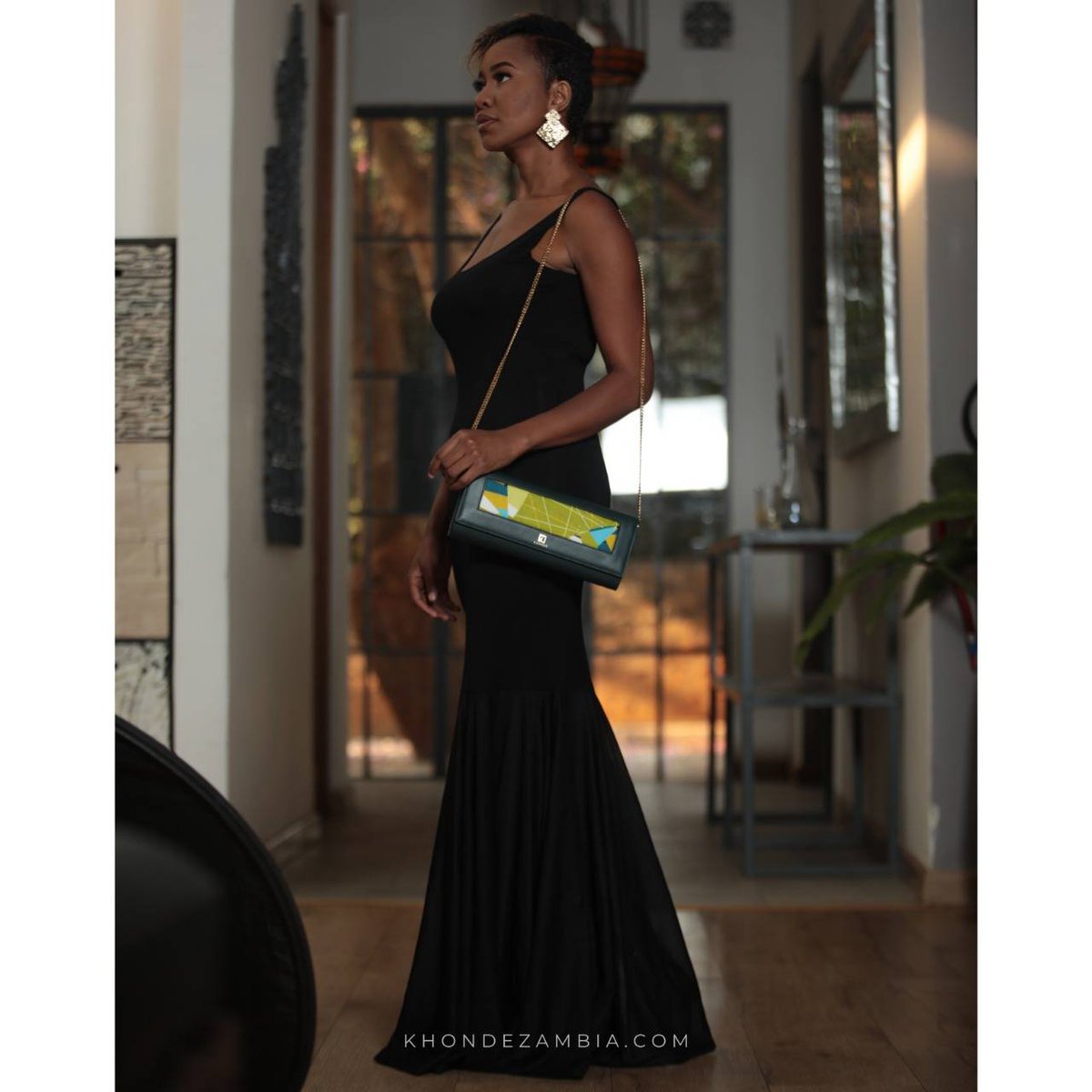 Flashback to one of our photoshoots🤩✨
Our Sekela Clutch definitely brings out the best of any outfit💙✨