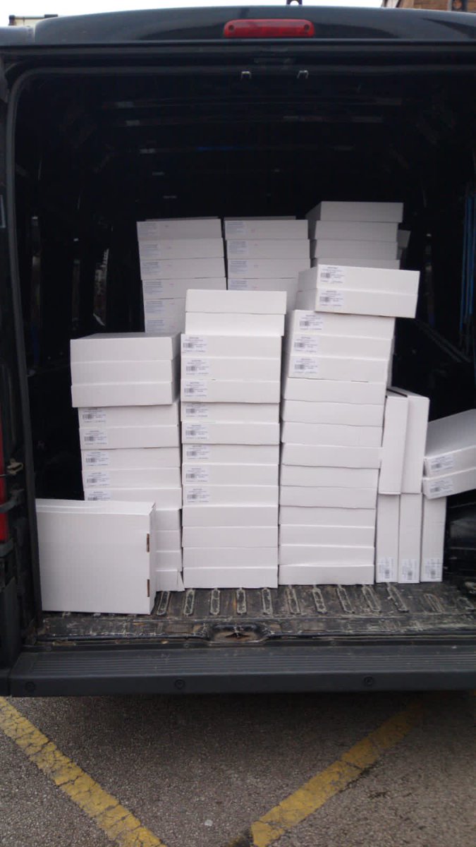 As a community group we are celebrating our first birthday and to mark this momentous occasion our volunteers are delivering cakes around Orford and Poplars &amp;Hulme 🎂  🧁 🎉 #orford #community #warrington