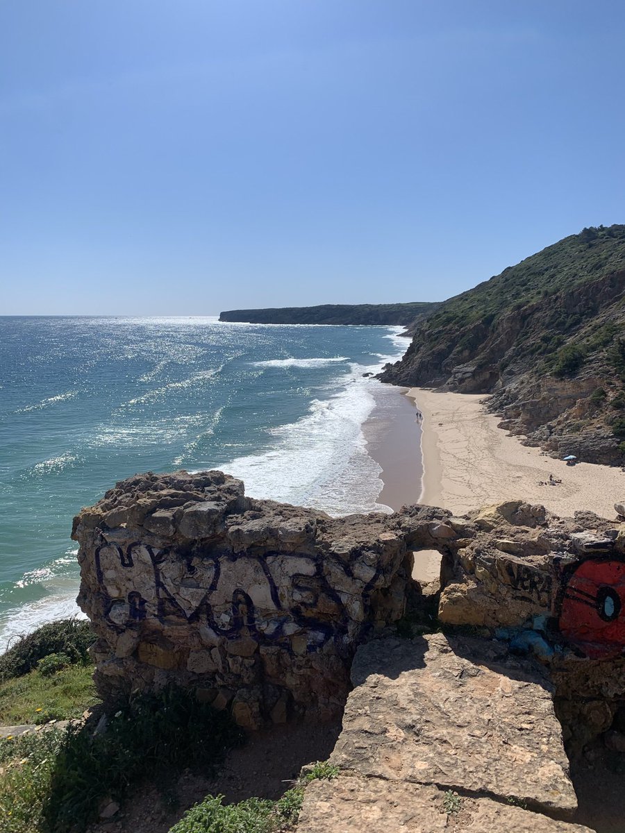 gonetodiscover's tweet photo. Secret Beaches🤫
—

We are walking parts of the Western Algarve coast. Yesterday Salema to Praia das Furnas. 
This little part of the coast was different again, with beautiful flowers and remote beaches only accessible by foot.
If you haven’t been, go!

Até breve!
#salema #burgau https://t.co/IeSqGgJITV