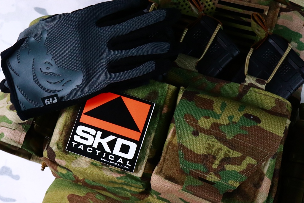 Beez Combat Systems tweet media