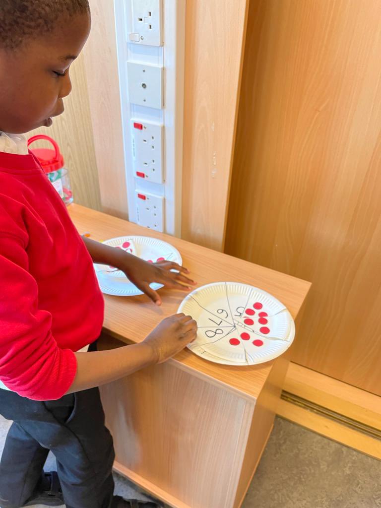 AultmoreParkPri's tweet image. Class 1 have been learning to develop their number and counting skills 🔢💪 #learning #developingunderstanding