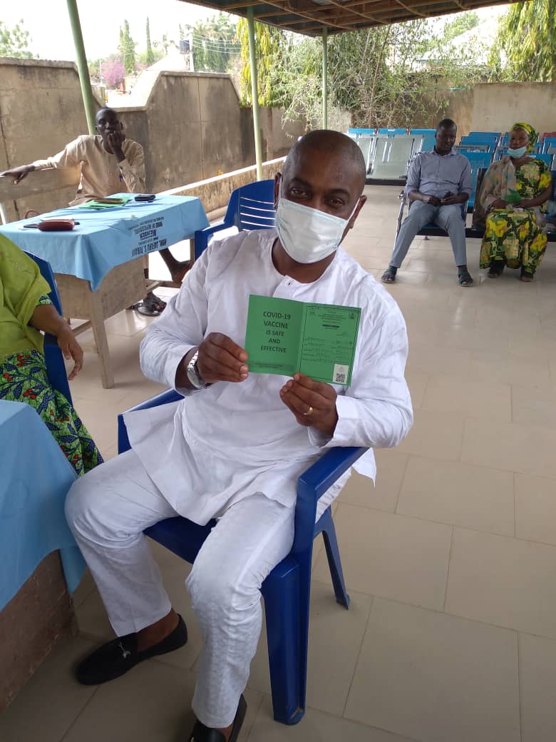 Responsibility for self and others as hallmark of  <a href="/SFHNigeria/">Society for Family Health</a> demonstrated by DCOP <a href="/SFH_KPCARE2/">SFH_KPCARE2</a> when he received his covid-19 vaccination in Yola today <a href="/NphcdaNG/">NPHCDA</a> <a href="/USAIDNigeria/">USAID/Nigeria</a>