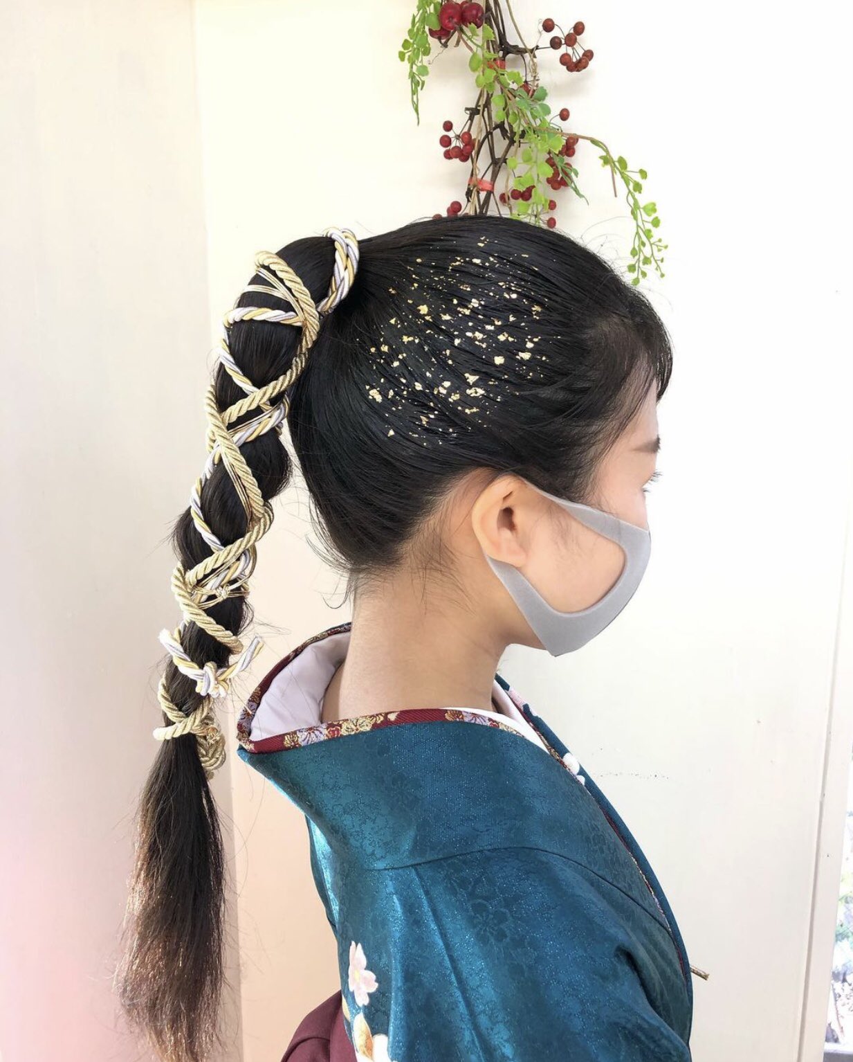 東松原美容院美容室ヘアースペースクラフト 卒業おめでとうございます 紐アレンジと金箔でキラキラヘアーに 着付け Ida Hair Takeda 卒業式ヘア 袴ヘア 袴 卒業式 紐アレンジ 金箔ヘア 金箔 ヘアアレンジ ヘアーセット