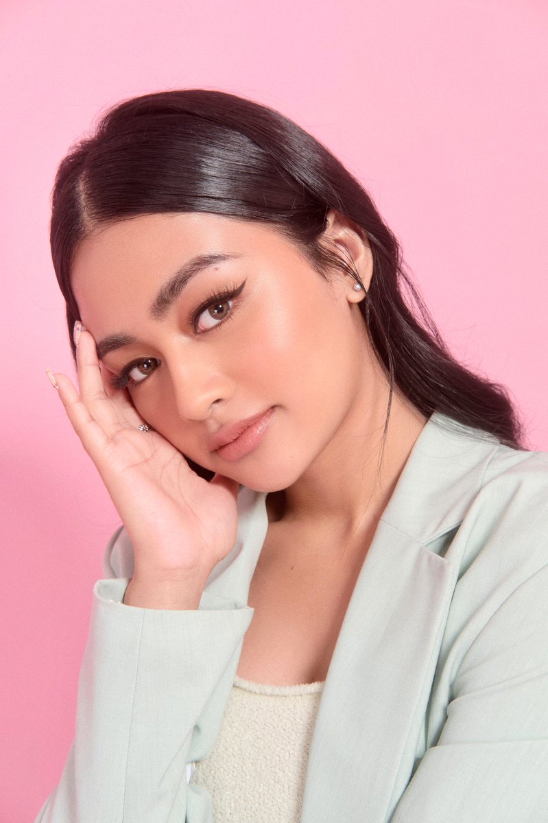 vivoree's tweet photo. honeypie sweetie darling dear 🍬 https://t.co/CDYbMW6xRR