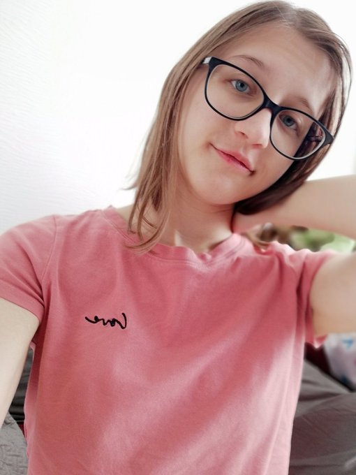 Stream time! // https://t.co/nlSxQ18U0E https://t.co/YR5X8k3WTL