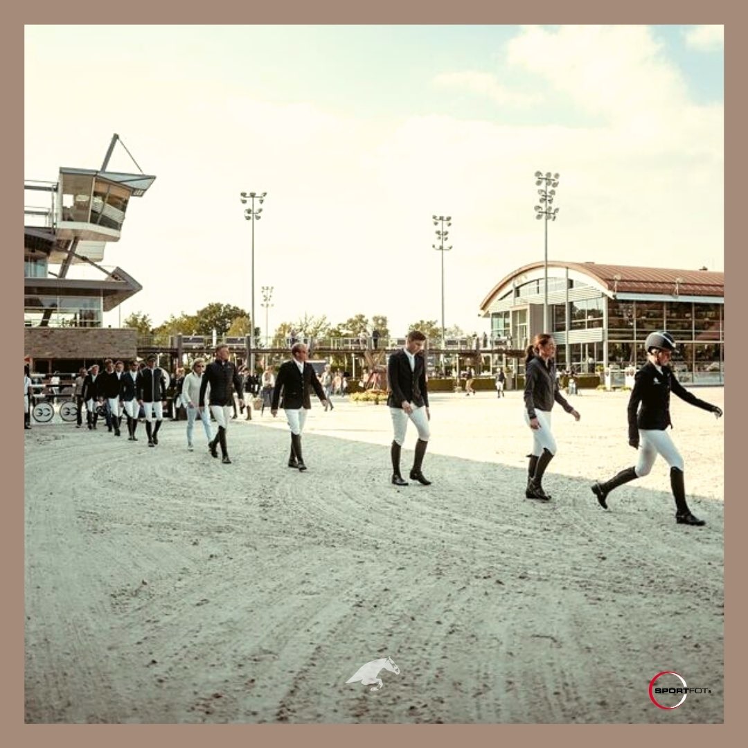 TopsIntArena's tweet image. Walking straight into the weekend ➡️ 🚶🏼‍♀️🚶🏼