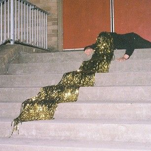 End of week mood🤍 

#Multitasker #loveMywork #entrepreneur #workhardPlayhard #femaleEntreprenuer #London #endofweekmood #Friday #Goldenhair

(Picture unknown)