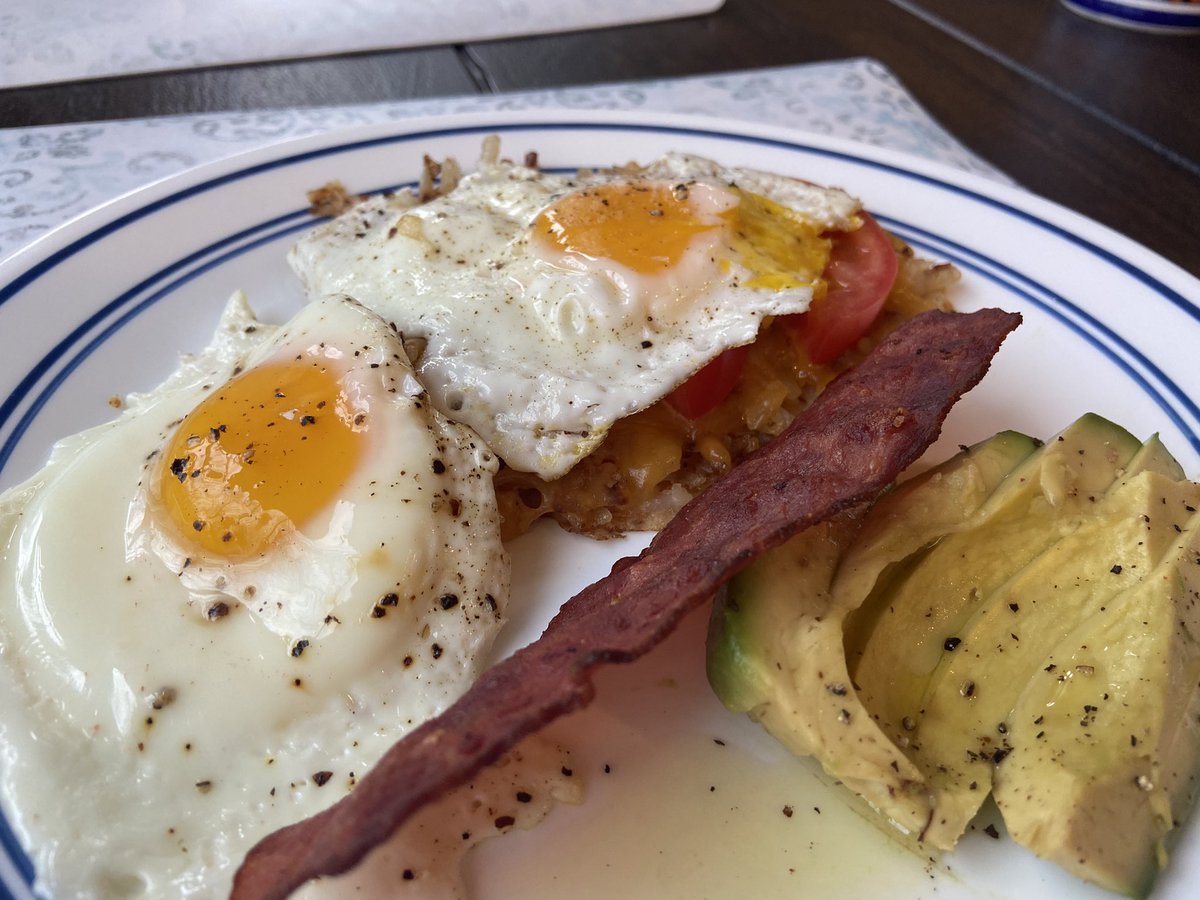 ayeshashim's tweet photo. Chef Niz @ThumbleNiz wants to fuel me up for the last day of #AEFP2021 #AEFPeats #aefpeats https://t.co/Wqg0vdg850