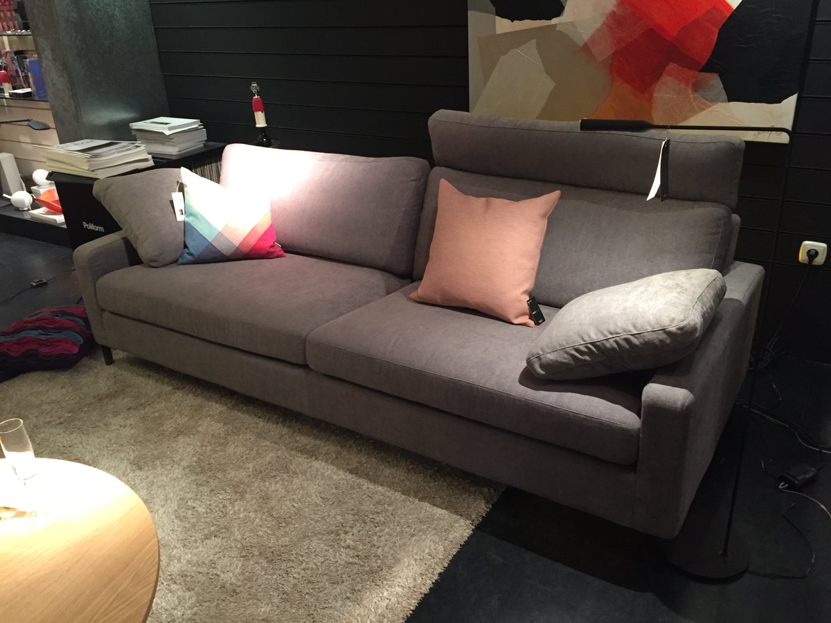 tragaluzmobilia's tweet image. Un sofá que aúna diseño y comodidad a partes iguales

#madeintragaluz #sofásdediseño