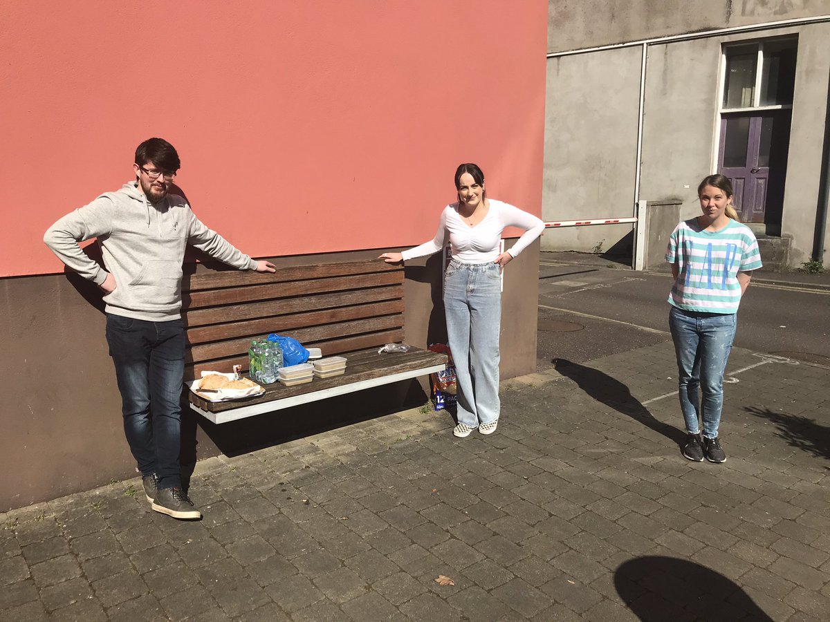 BenjaminGearey's tweet photo. It’s #FridayPotLuck here in a very sunny #CorkCity with bread @Booleying cake @Roisin_Navin crisps @DezsofiKatie and soup yours truly 🤤 #LockdownDining https://t.co/zsR7hz95wC