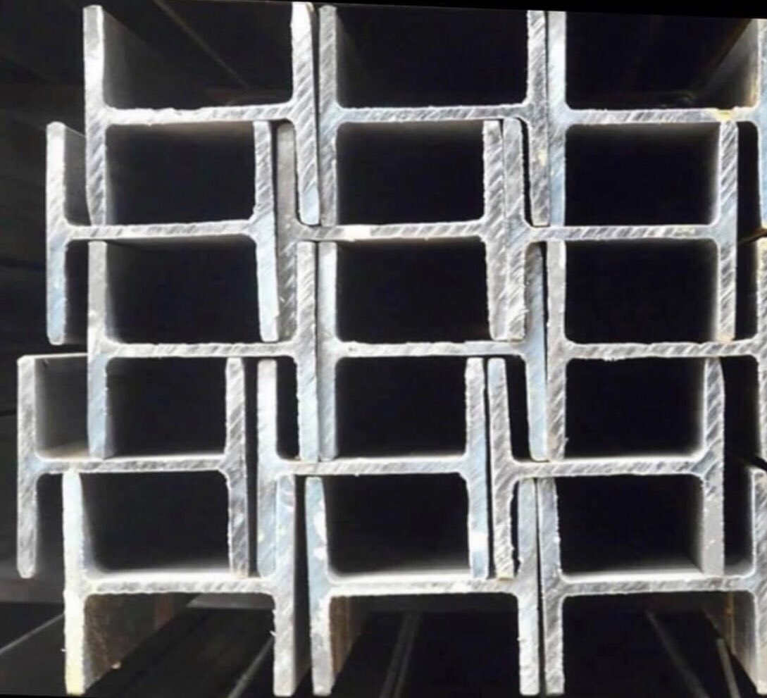Steel uprights for sleepers