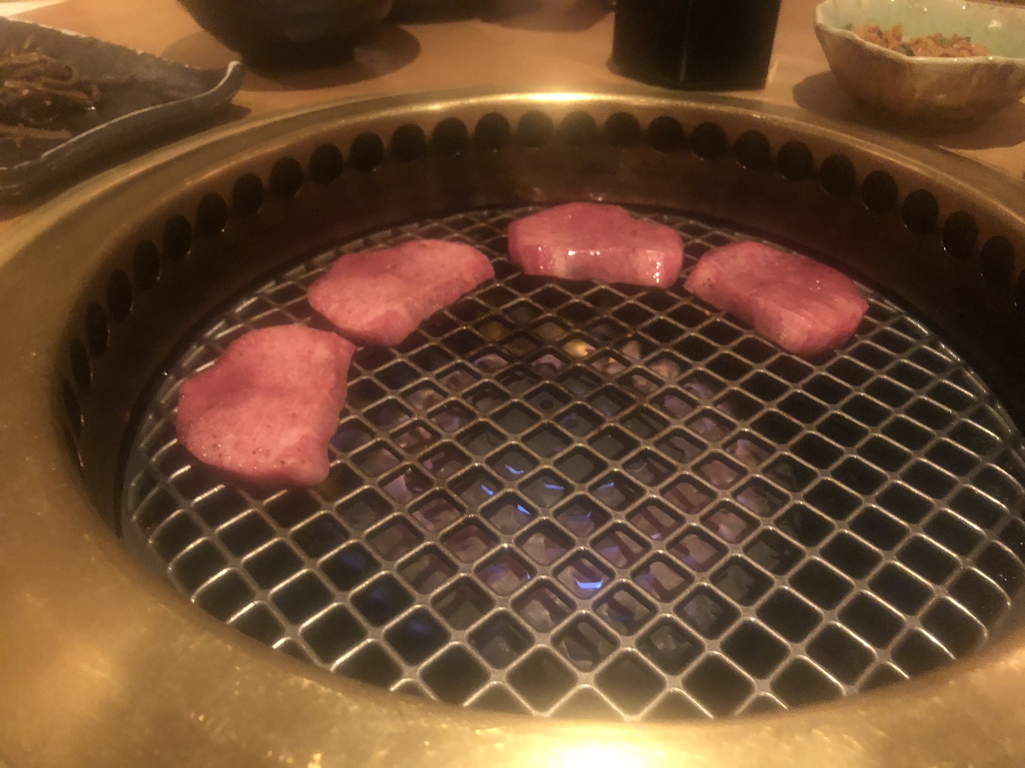 なかやけんた クソ高ゴリ旨焼肉屋に前職の後輩と T Co Imub2y77ca Twitter