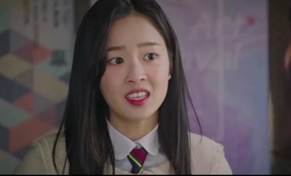 __khys's tweet image. "seokyung might not be the best girl but she will always be the best sister."
she warned eunbyeol to stop her relationship with seokhoon and eunbyeol refused so she told her that she doesn't have any idea how scary her father is and what he can do. #Penthouse2Ep9 #Penthouse2