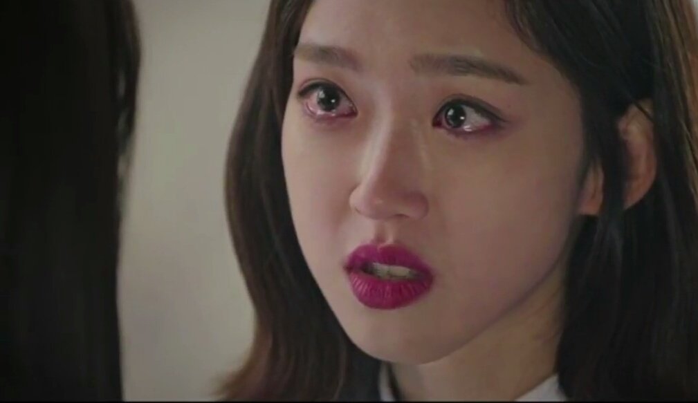__khys's tweet image. "seokyung might not be the best girl but she will always be the best sister."
she warned eunbyeol to stop her relationship with seokhoon and eunbyeol refused so she told her that she doesn't have any idea how scary her father is and what he can do. #Penthouse2Ep9 #Penthouse2