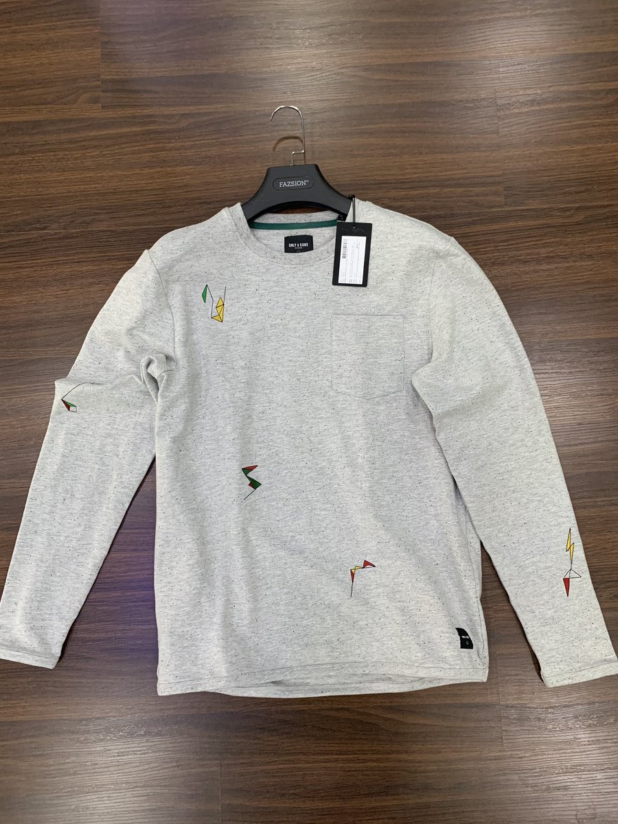 obana_africa's tweet photo. #Newin 🔥🔥
A sweat shirt for every other rainy day
Only and Sons sweatshirt: #10000
To shop:
Send us a message via dm OR
Shop at our outlet: 77 Opebi Road Ikeja
#Fazsion #mensfashion #sweatshirt #OnlyandSons https://t.co/fOylm4NPtq