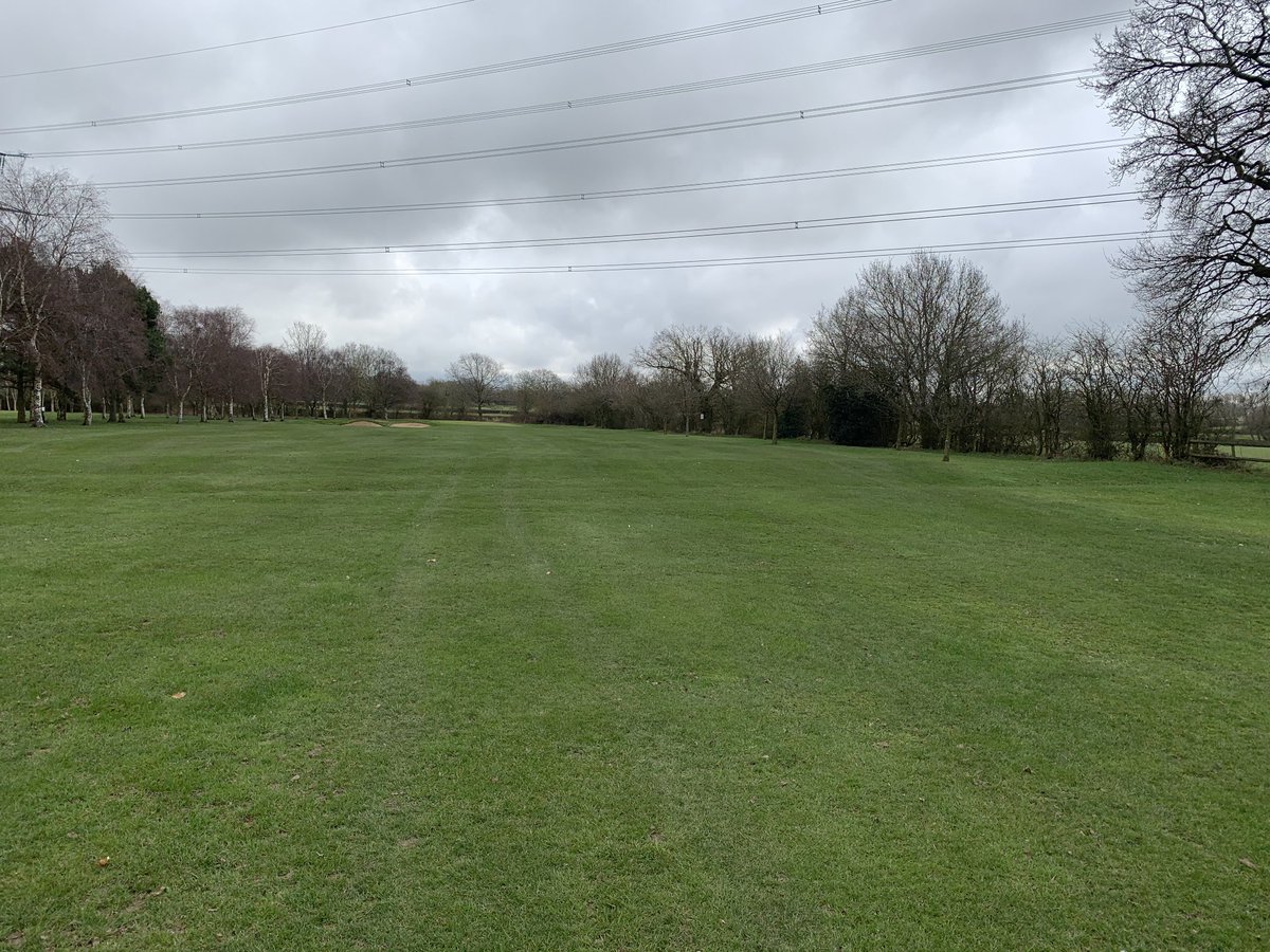 Friday feeling here ⁦<a href="/nuneatongolf/">Nuneaton Golf Club</a>⁩ 2nd fairway has had some extra loving care (extra maintenance) what score? are you going to be standing on this tee on our return to golf ⁦<a href="/tommylewis92/">thomas lewis</a>⁩ 🐦 on the 1st 🤔 #picturesfortommy