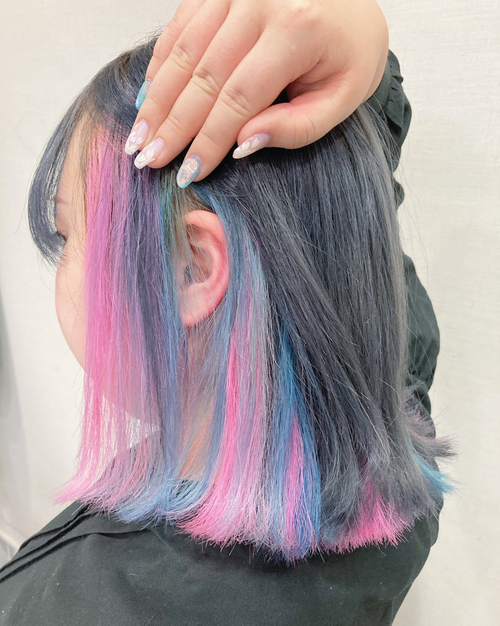 Twitter 上的 川畑晋也 原宿 美容師 ハイトーンヘアー グレーアッシュxインナーパステルピンクブルーカラー 表面はグレーアッシュ インナー2色パステルカラー 場所は原宿 ご予約はdmまたはリプ ラインにて承ります Line Shinya5 原宿 竹下通り 派手髪