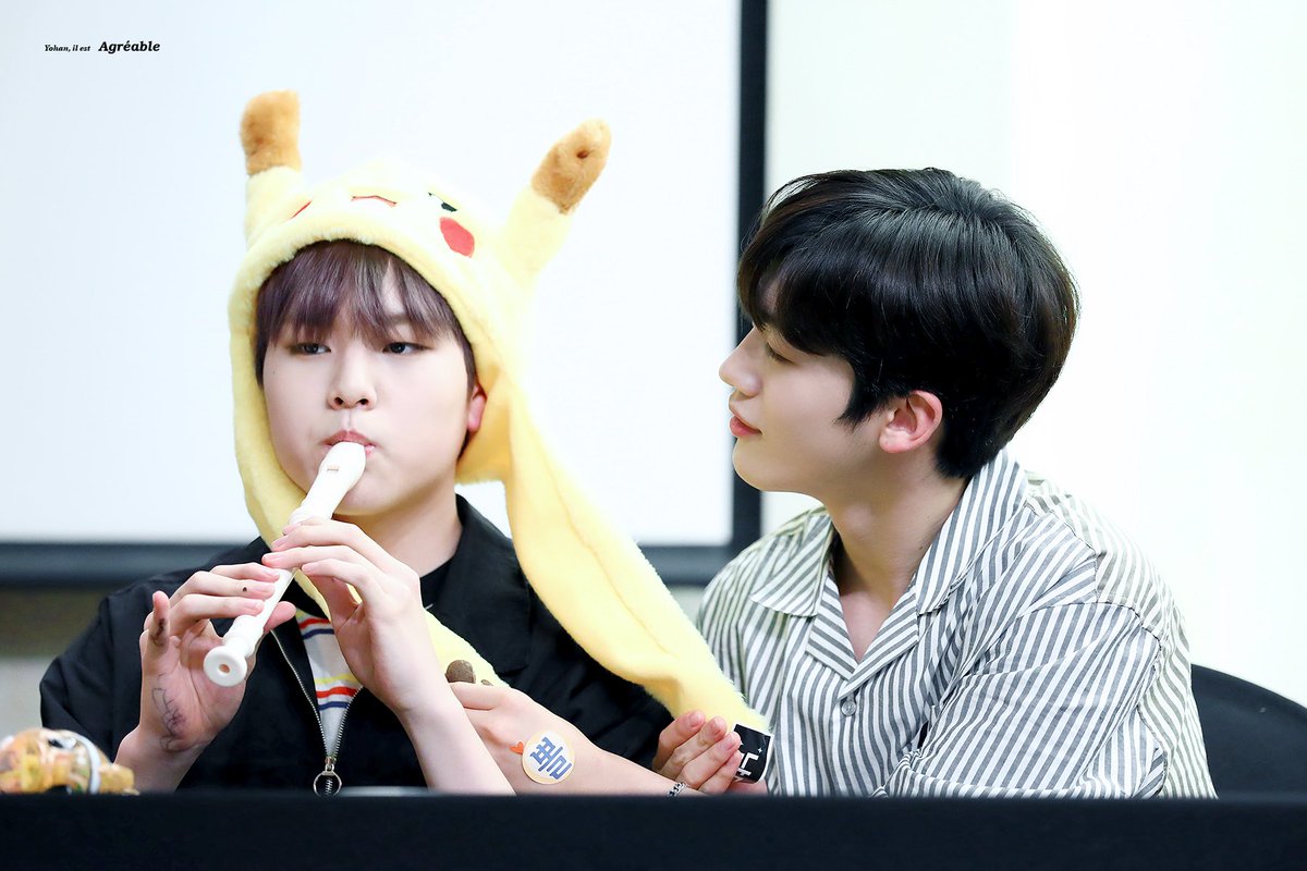 yeyowhasup_'s tweet photo. yohan with his precious dongsaeng❤❤ https://t.co/uG7RdOWbiS