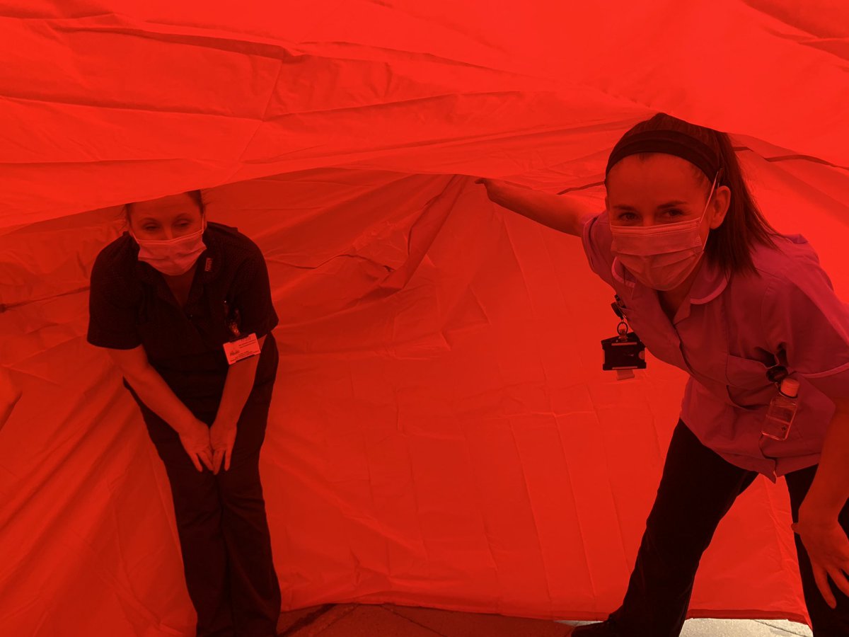 jane_tordoff's tweet photo. Emergency shelter training at Elmhurst! #summitgear #bothybag https://t.co/BWvwrz6o9B