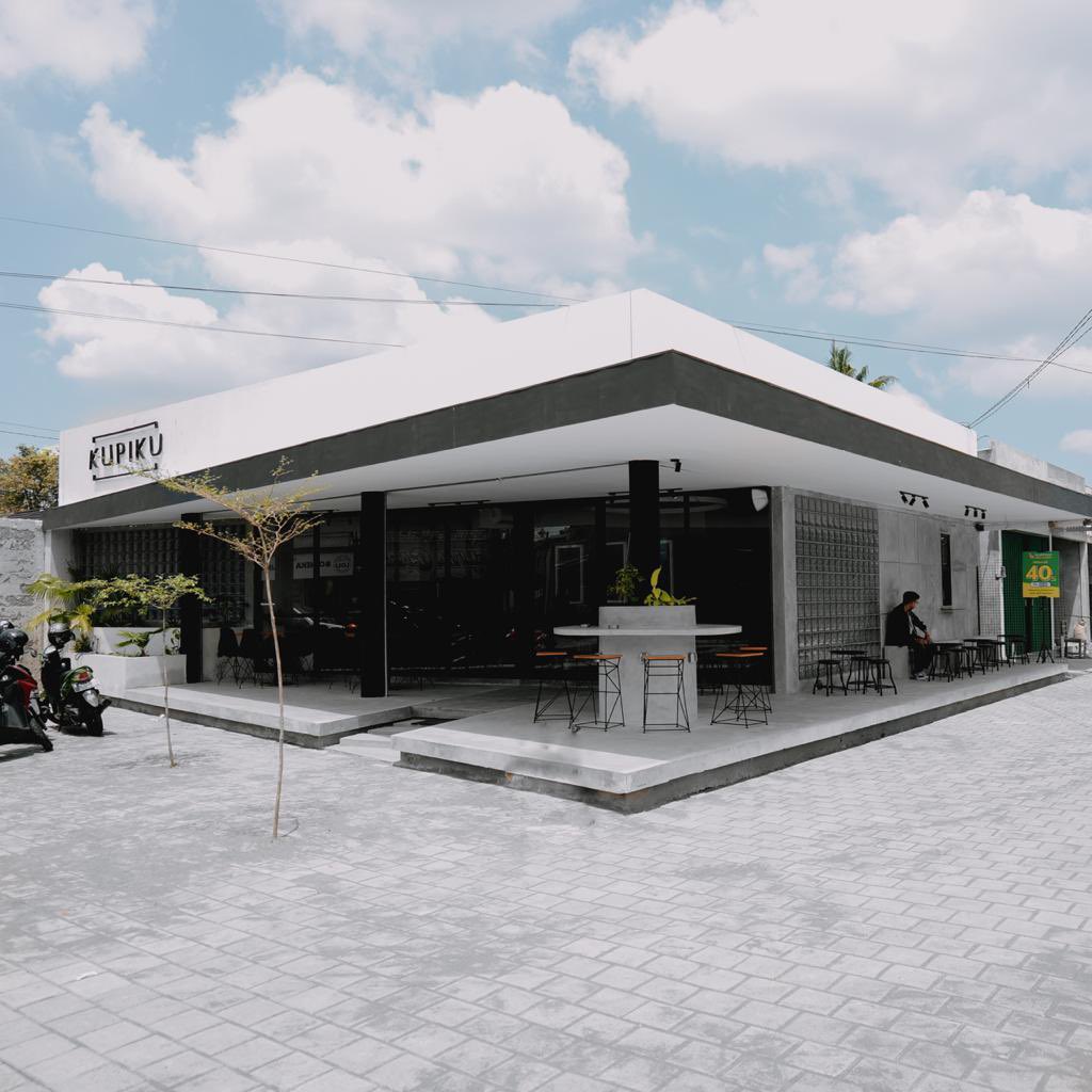 kupikucoffee's tweet photo. Malem #temankupiku
Buat kalian yg belum tau, kami sudah pindah lohh ke tempat baru, tempatnya ga jauh dari kupiku yg lama kok. Ditunggu kedatangannya yaa 👏 https://t.co/vsQ7ArLK3Q