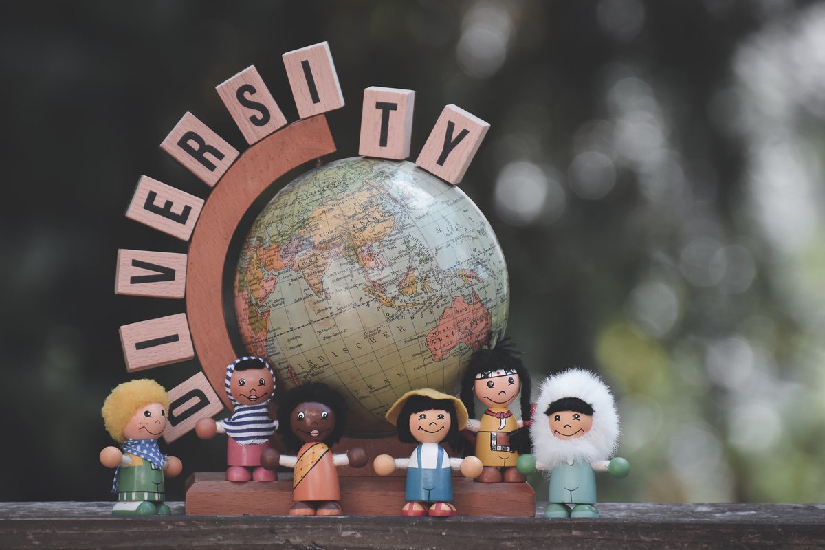 "It's time for parents to teach young people early that in diversity there is beauty and there is strength". (Maya Angelou)

📸unsplash.com/@alexas_fotos
#diversityandinclusion #educationmatters