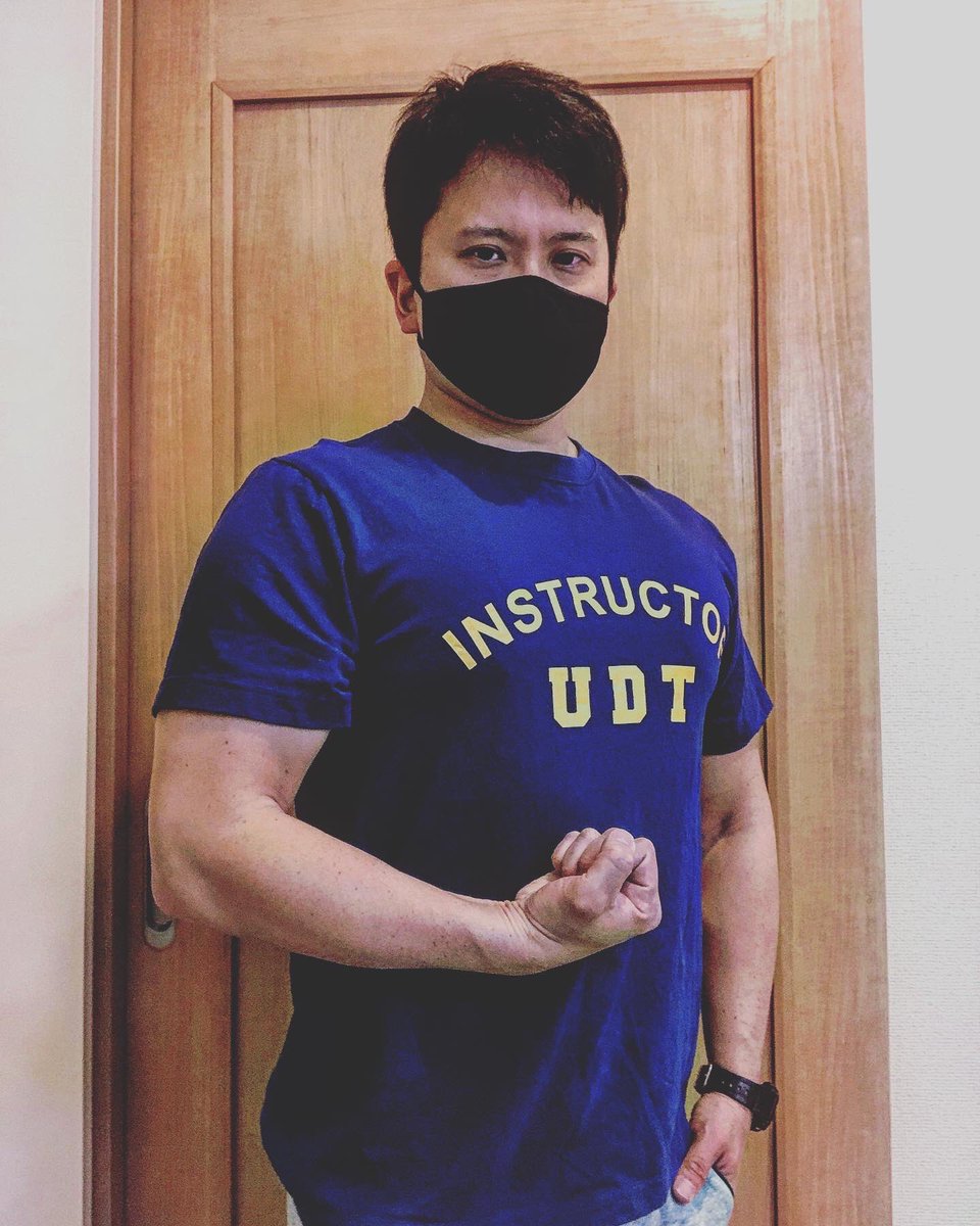 erui_LE's tweet photo. @habuyama2000 さん斡旋のUDT インストラクターTシャツの復刻版が届きましたー❗️
これで俺も見た目はそれっぽく見える…はず😂

#udtseal 
#tshirt 

UDT instructor T-shirt has arrived-❗️
 This makes me look like that ... https://t.co/TDHMFh1sim