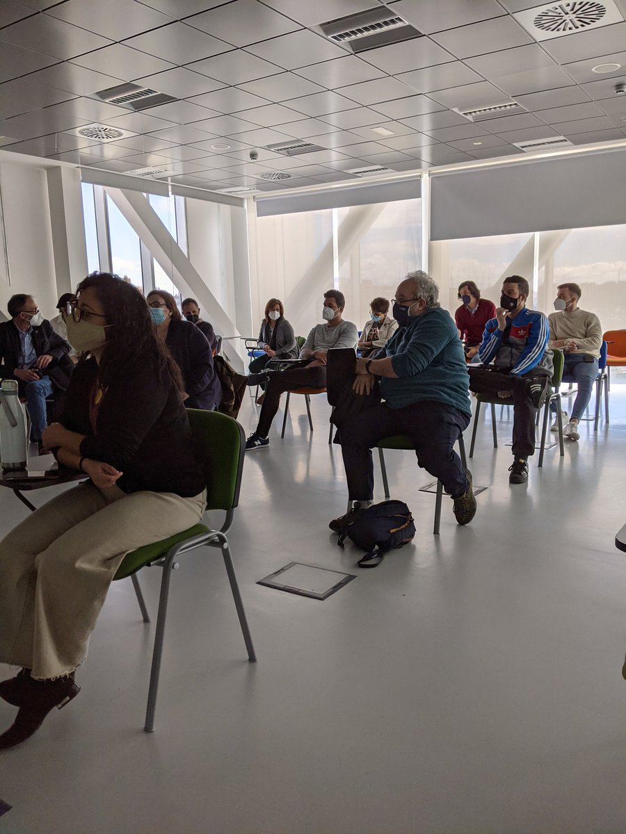 La_Terminal_'s tweet photo. Para despedir la semana La Terminal ha organizado el evento: Update your project 🚀

Los emprendedores han presentado 
sus proyectos y compartido sus avance🤩

¡Gracias a todos!
Os dejamos algunas imágenes 👇👇
#TalentoLaTerminal
@Hiberus
@IbercajaSocial 
@etopia_ 
@zaragoza_es https://t.co/c5hr0DiKqZ