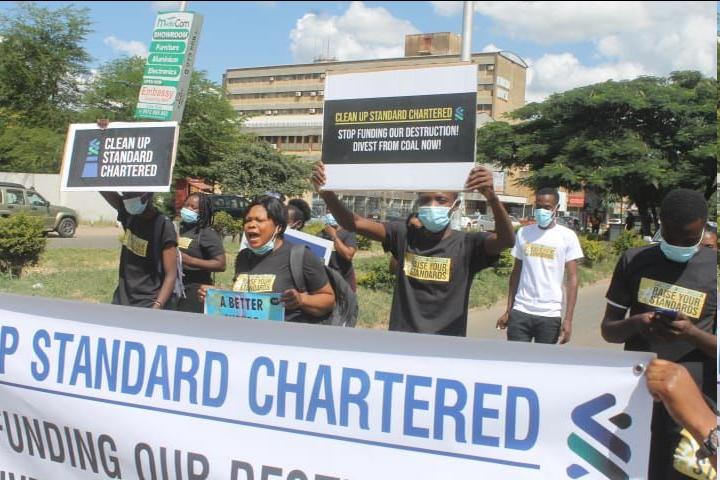 Fridays4future's tweet photo. The Global Climate Strike continues! Check out our amazing strikers from Lusaka, Zambia where they told @standchart to #CleanUpStandardChartered and Windhoek, Namibia where they said no to fracking!

Both countries are calling for #NoMoreEmptyPromises and an end to fossil fuel!!! https://t.co/18DG6ewztM